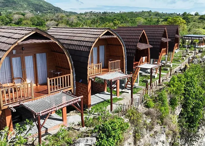 Suwehan Beach Cliff House With Hammock
