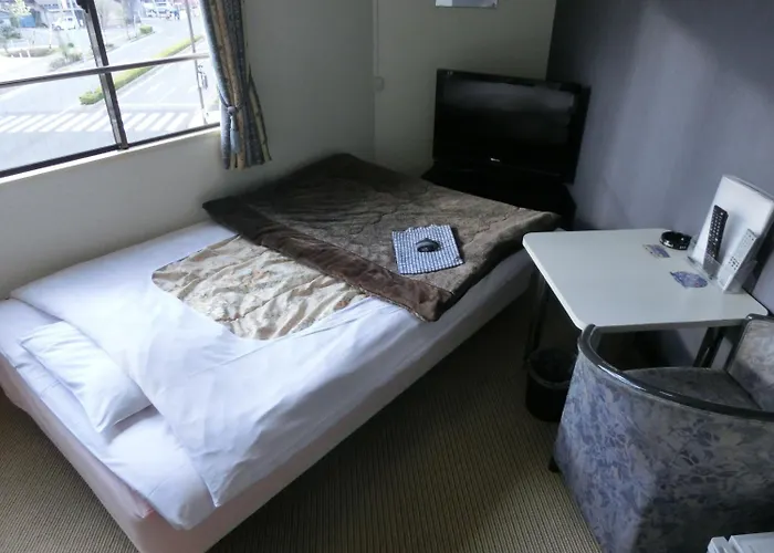 Biz Hotel Shiojiri Ekimae