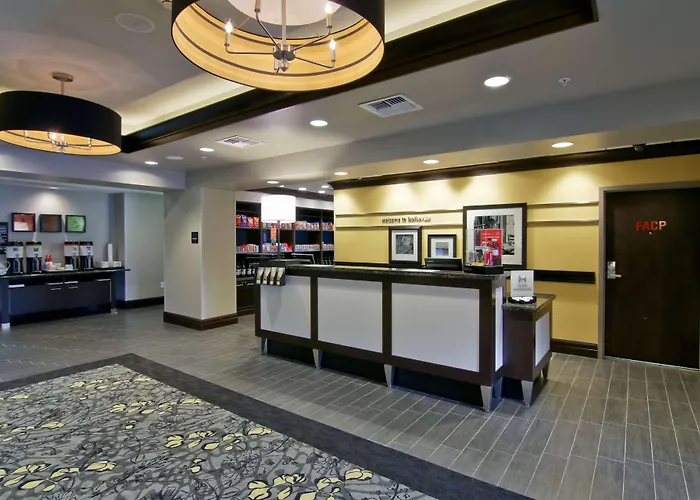 Hampton Inn & Suites Bellevue Downtown/Seattle