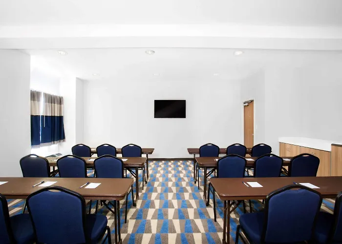 Microtel Inn & Suites By Wyndham Vernal/Naples