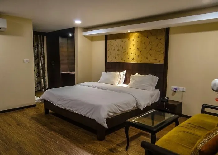 Oyo 4668 Hotel Ocean Residency
