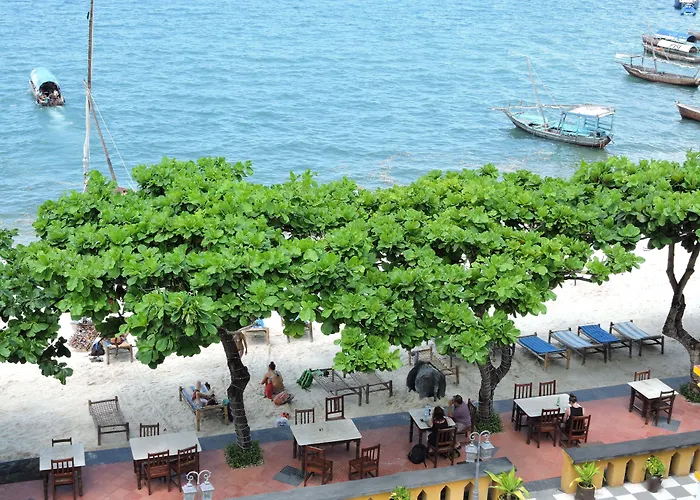 Tembo House Hotel