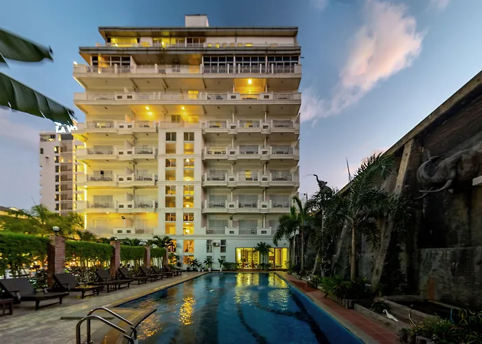Aristocrat Residence & Hotel