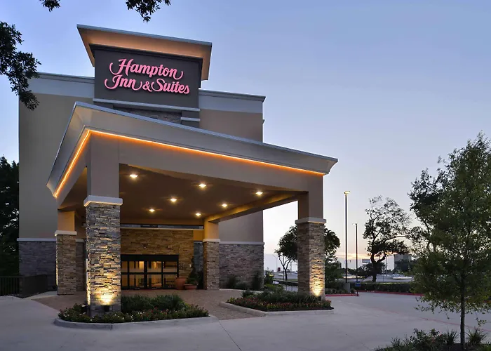 Hampton Inn & Suites Dallas Market Center