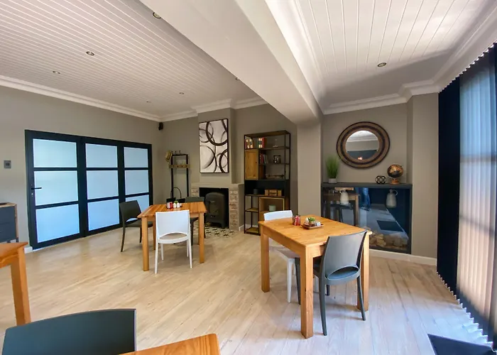 Loerie Guest Lodge