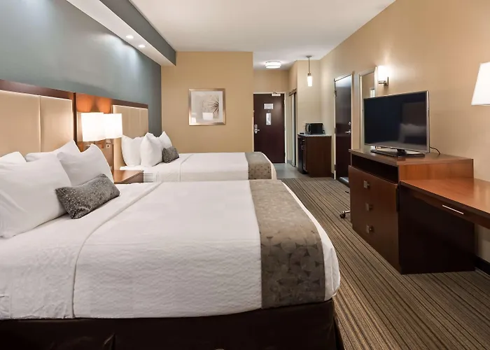 Best Western Plus Boardman Inn & Suites