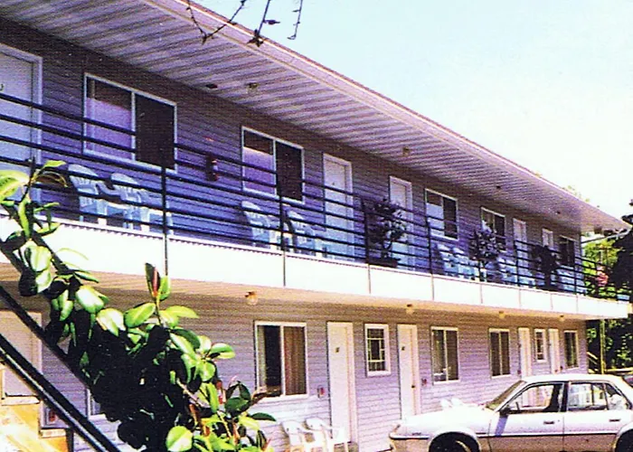 Alpine Motel In Heart Of Wisconsin Dells Downtown.