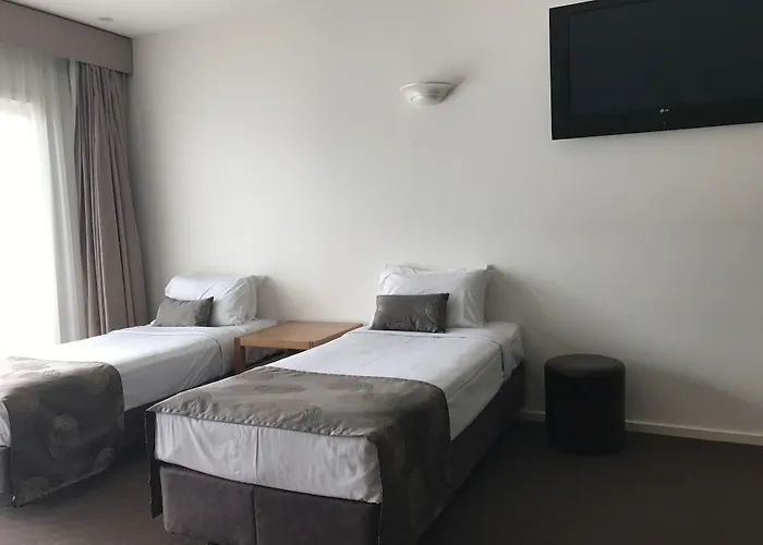 Mornington Hotel