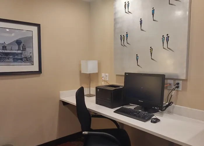Holiday Inn Express & Suites Golden By Ihg