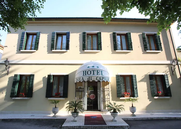Hotel Isola Di Caprera