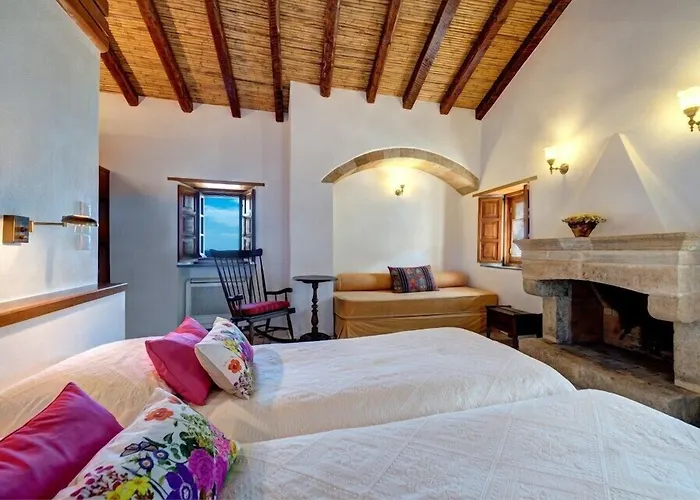 Malvasia Traditional Hotel