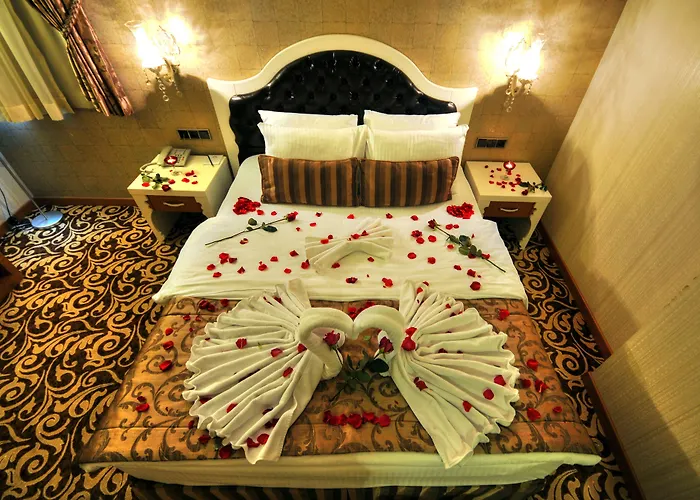Golden Deluxe Hotel