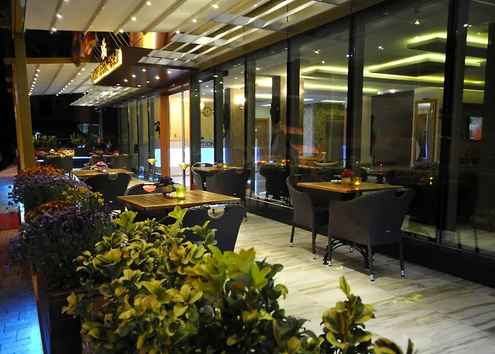 Golden Deluxe Hotel