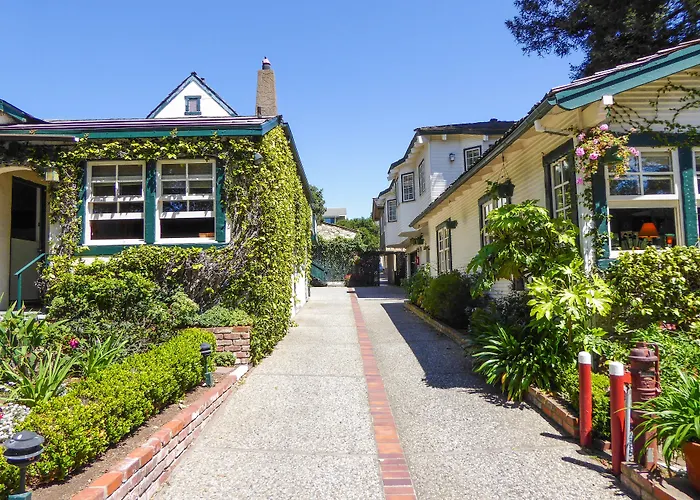 Briarwood Inn