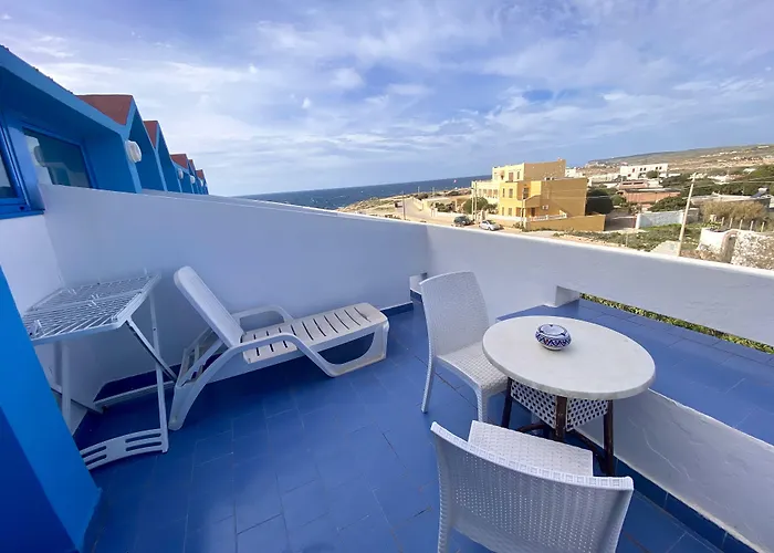 Hotel Il Faro Della Guitgia Tommasino