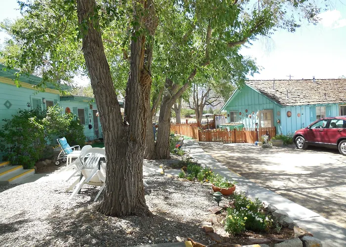 The Historic West Walker Motel