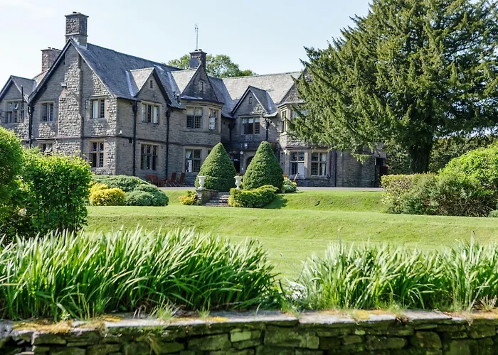Maes Manor Country Hotel