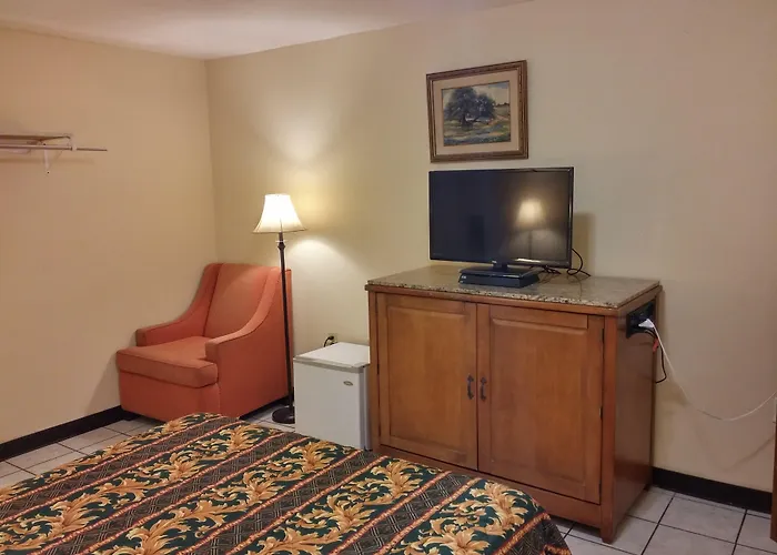 Country Regency Inn & Suites