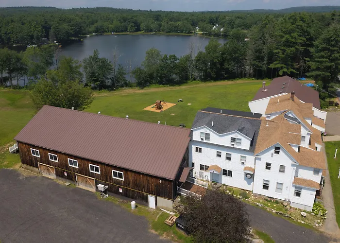 Lake Shore Farm Inn