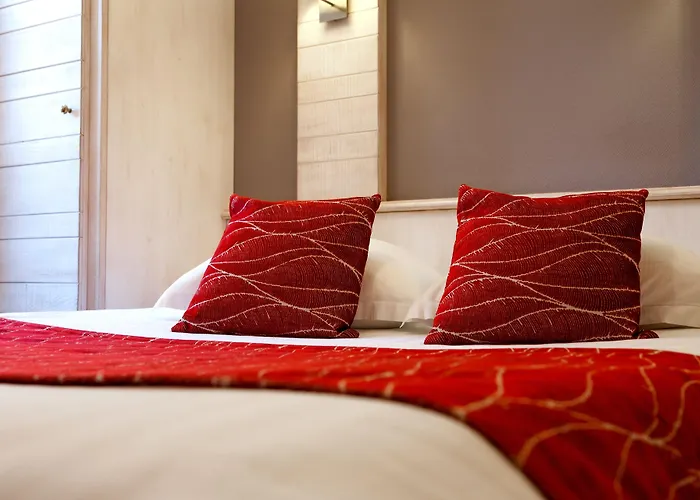 Logis Hotel De La Cloche