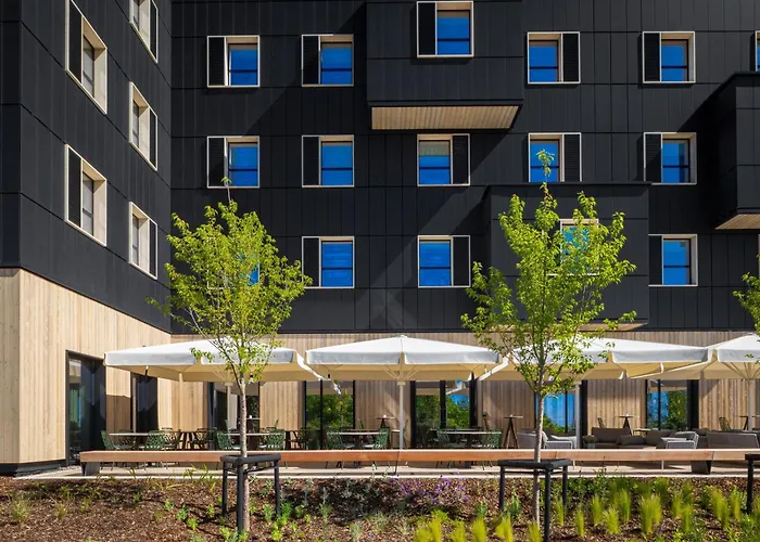 Voco Zeal Exeter Science Park, By Ihg