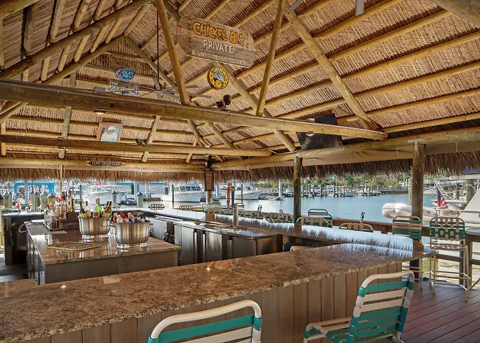 Cove Inn On Naples Bay
