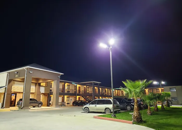Lux Inn And Suites