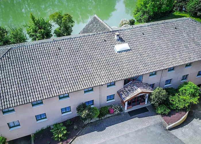 N'Atura Hotel