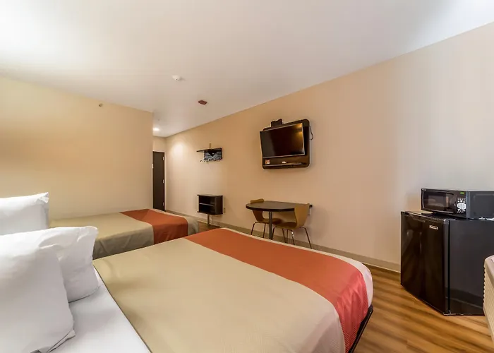 Motel 6-Jourdanton, Tx