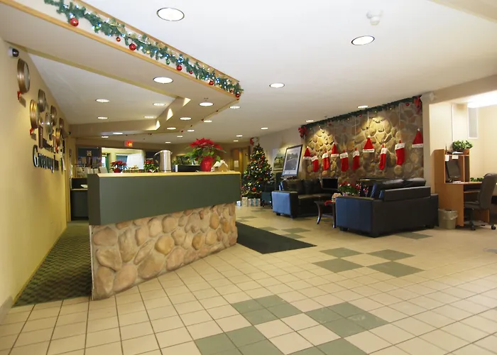 Travelodge By Wyndham Lacombe