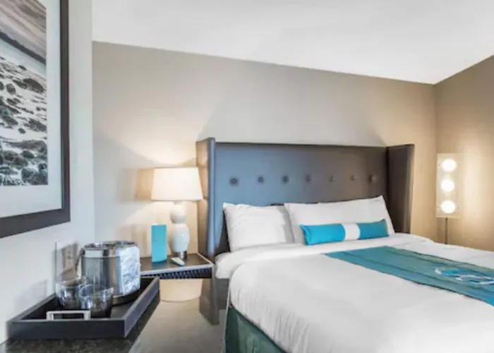 Aqua Blue Hotel