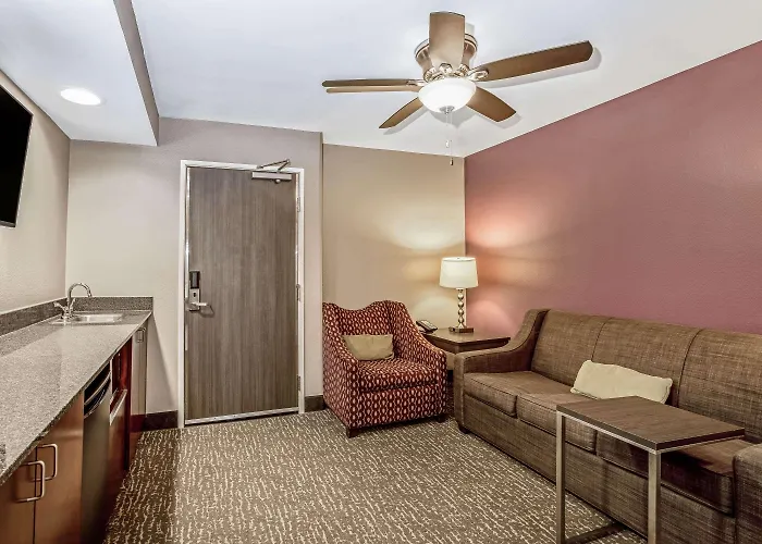 La Quinta By Wyndham Kearney