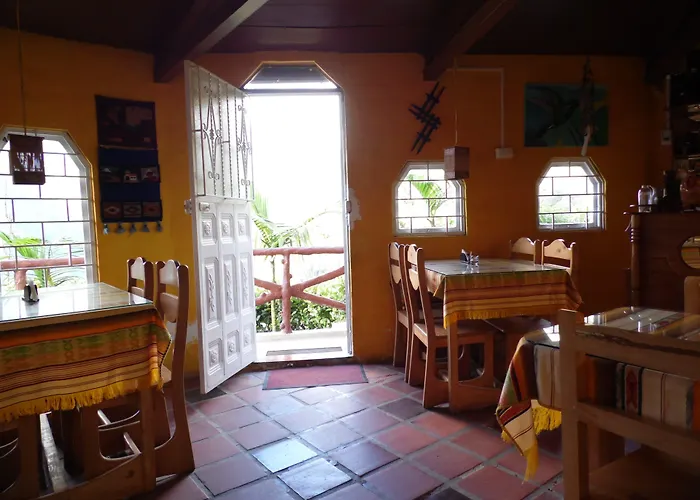 Hotel La Casa Amarilla Baños