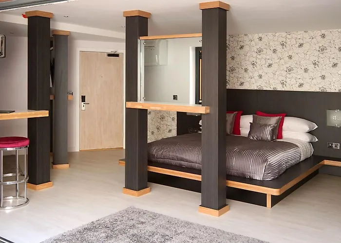 Damon'S Hotel
