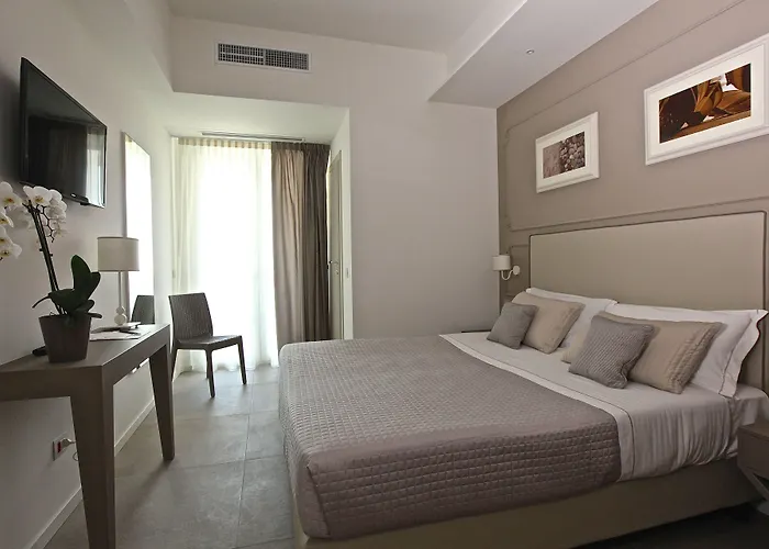 Hotel Ambassador