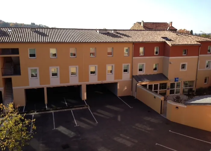 First Inn Hotel