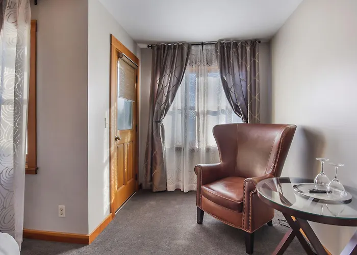 Wild Iris Inn