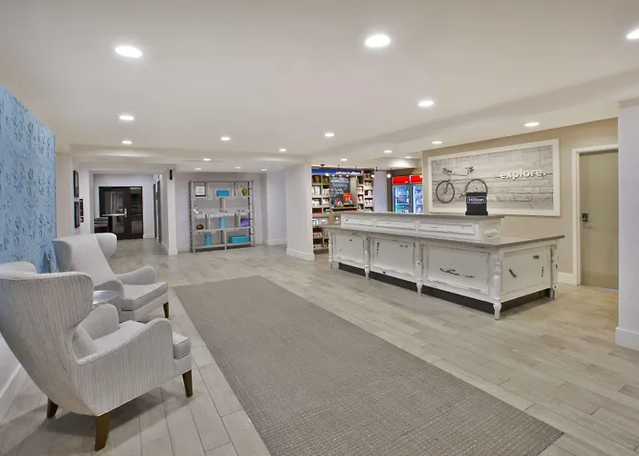 Hampton Inn & Suites Alliance