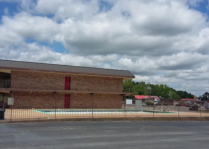 Paris Inn And Suites