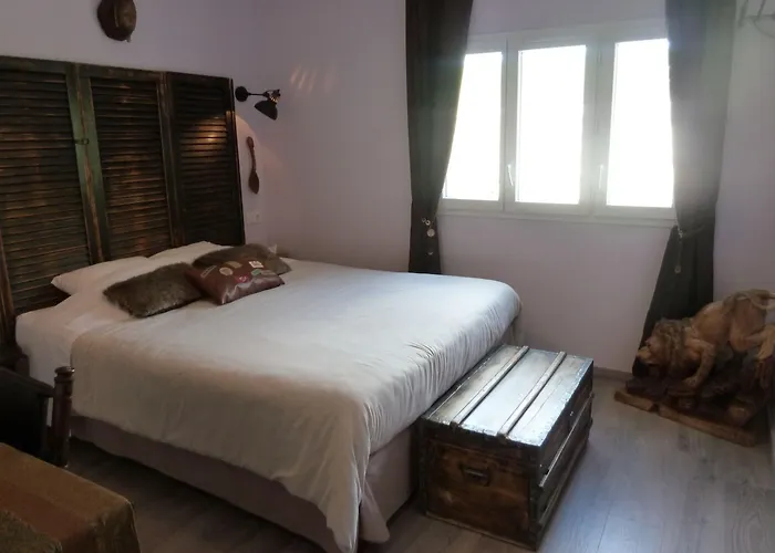 Auberge Du Vieux Lanas Logis Hotel Restaurant