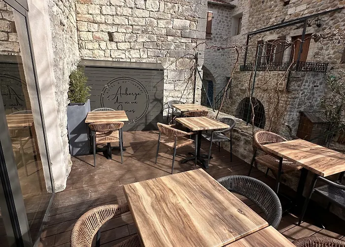 Auberge Du Vieux Lanas Logis Hotel Restaurant