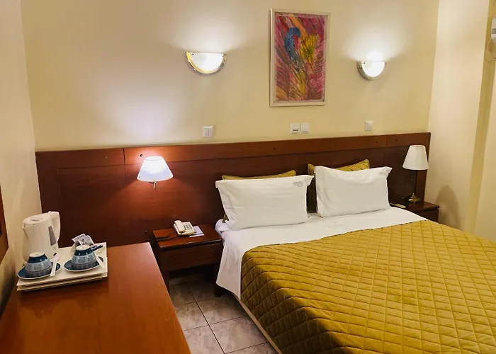 Triton Hotel Piraeus