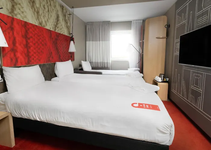 Ibis Manchester Centre 96 Portland Street