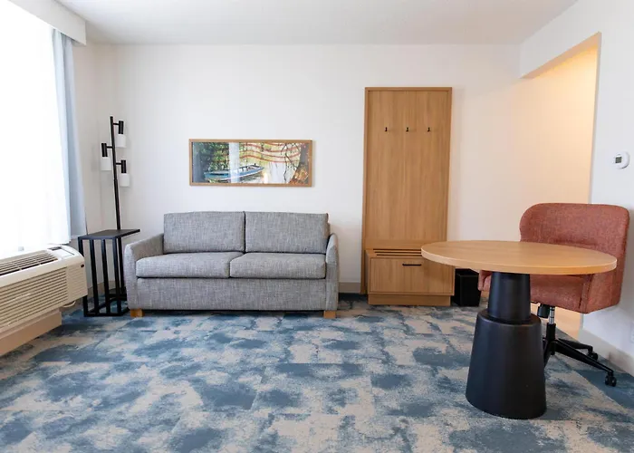 Hampton Inn & Suites Jennings