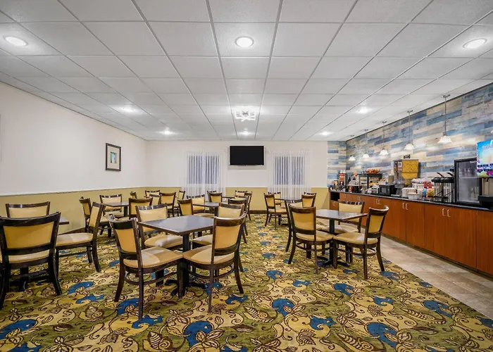 La Quinta By Wyndham Stonington-Mystic Area