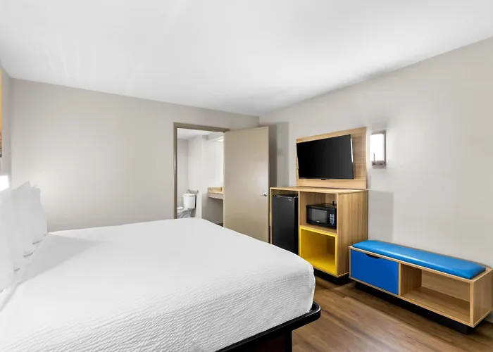 Days Inn By Wyndham Enterprise