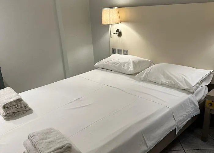 Karis Hotel