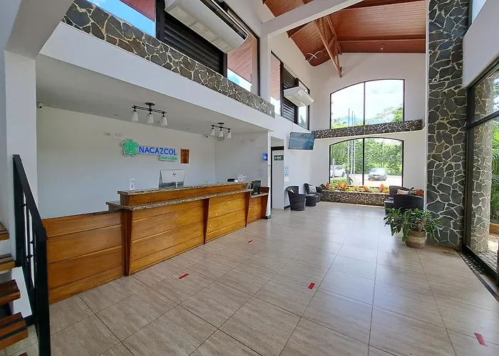 Nacazcol Hotel Y Villas