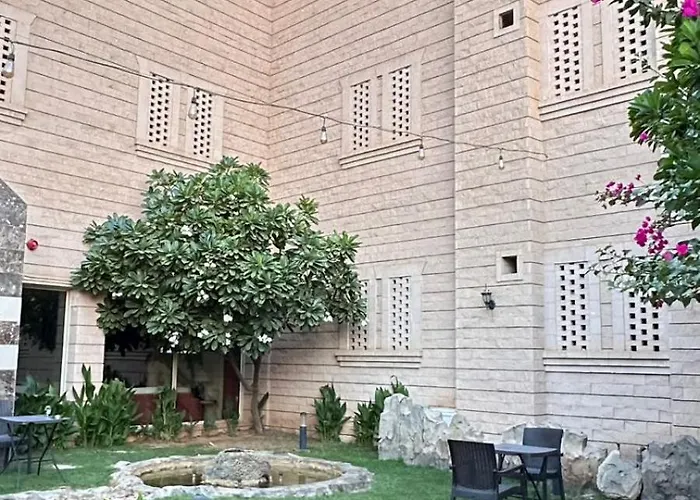 فندق عنيزة الحديث