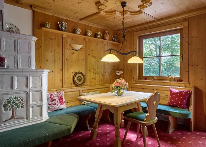 Hotel Alpenhof - Ruhige Wohlfuehloase Zwischen Muenchen, Dem Fuenf-Seenland Und Den Bergen, In S-Bahnnaehe